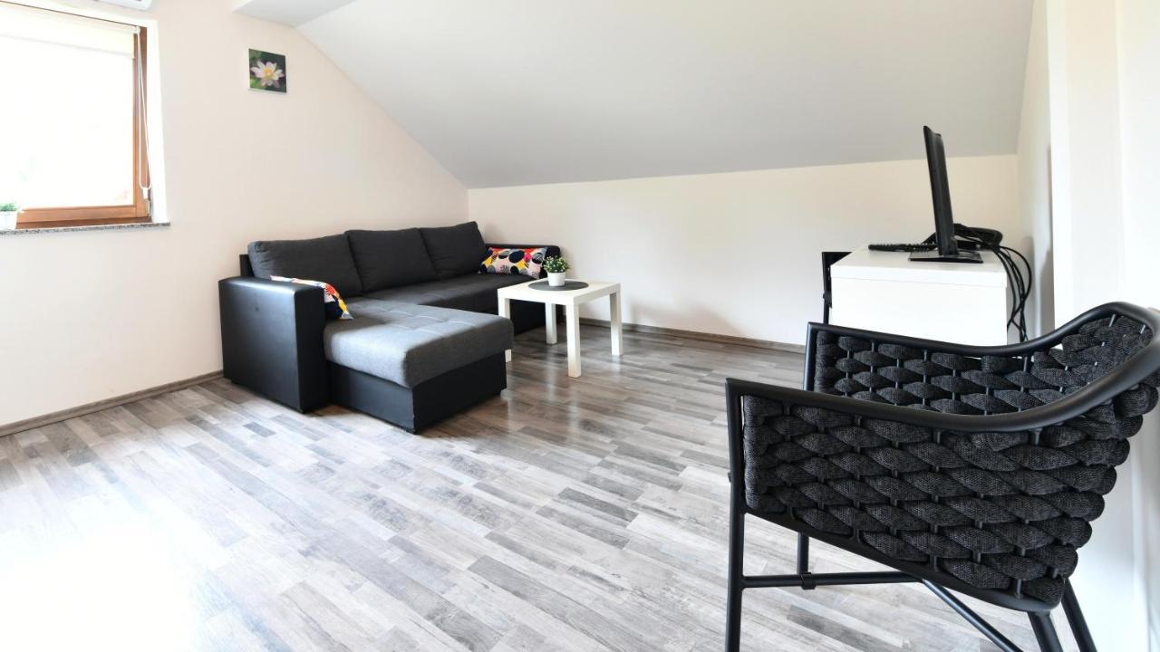Apartman Mate Rakovica Exterior foto